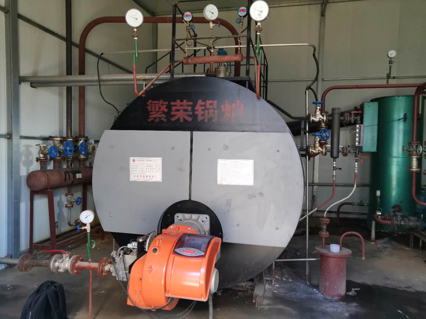 某家禽廠生產(chǎn)用爐