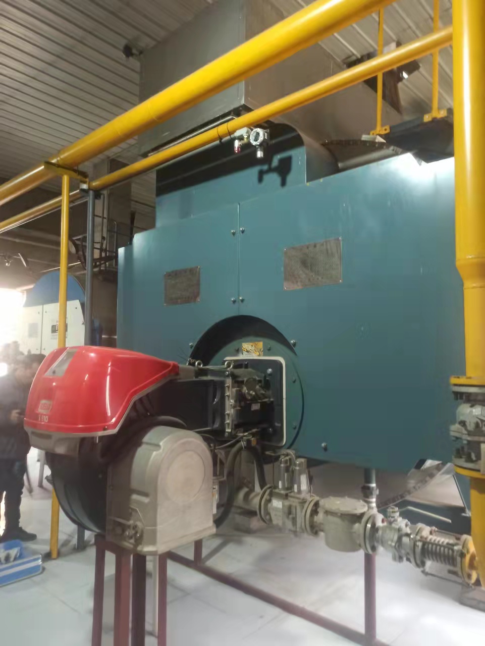 沈陽某企業大型鍋爐燃燒器維修現場